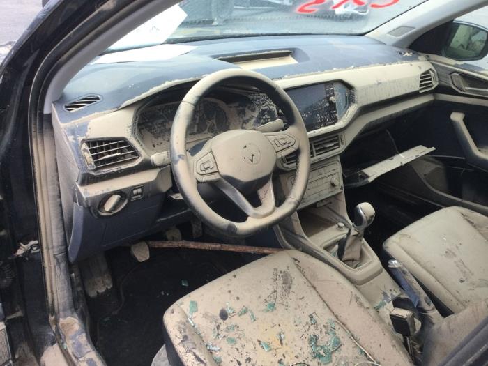 Volkswagen T-Cross 1.0 TSI 110 12V Sloopvoertuig (2020, Zwart)