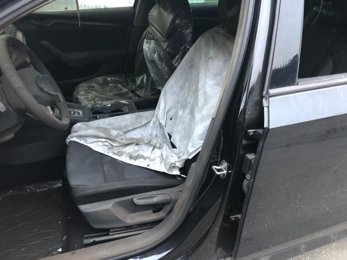 Skoda Octavia Combi 2.0 TDI GreenTec 16V Sloopvoertuig (2021, Zwart)