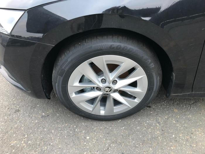 Skoda Octavia Combi 2.0 TDI GreenTec 16V Sloopvoertuig (2021, Zwart)