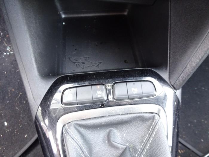 Opel Corsa F 1.2 12V 75 Sloopvoertuig (2022, Wit)