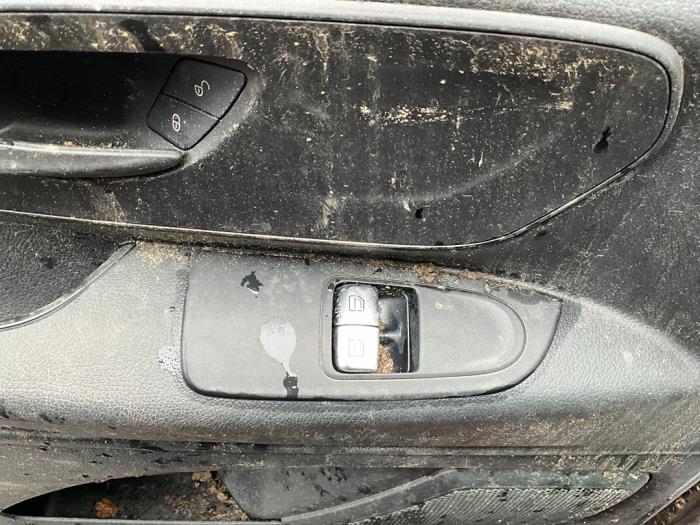 Mercedes Vito 2.0 114 CDI 16V Sloopvoertuig (2022, Rood)