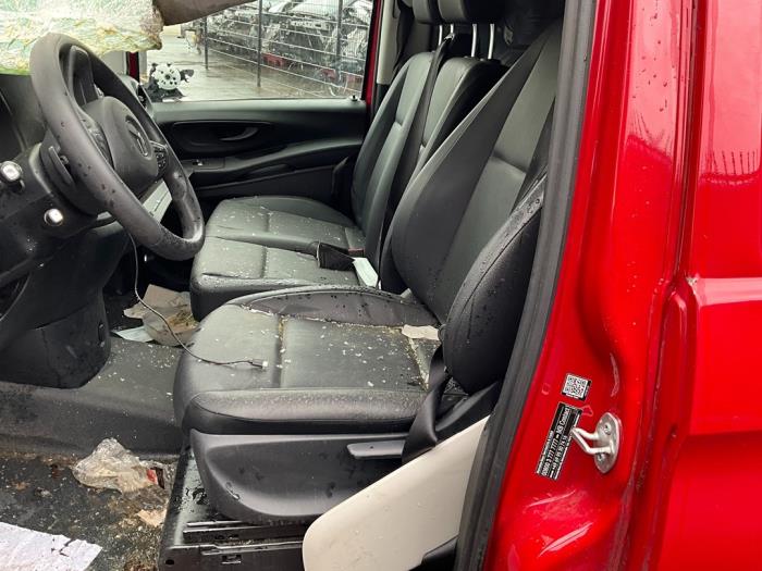 Mercedes Vito 2.0 114 CDI 16V Sloopvoertuig (2022, Rood)