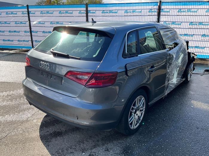 Audi A3 Sportback 1.6 TDI Ultra 16V Sloopvoertuig (2015, Grijs)