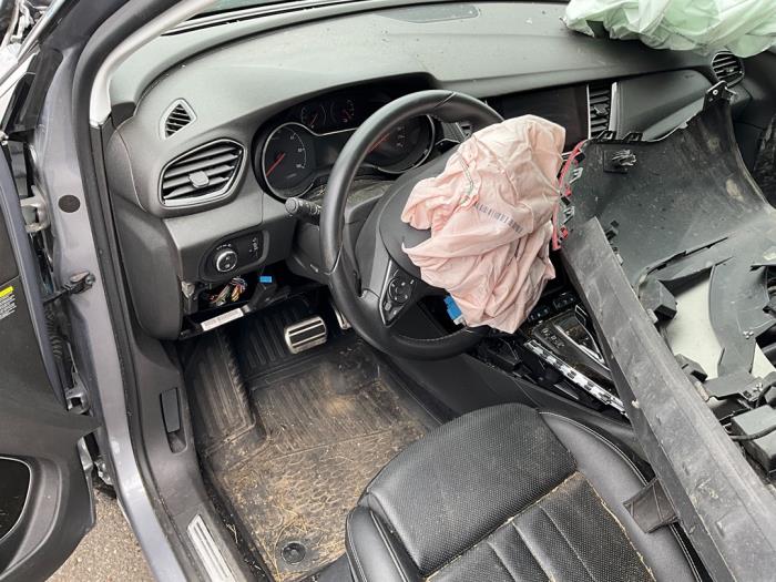 Opel Grandland 1.6 Turbo 16V Hybrid4 Sloopvoertuig (2020, Grijs)