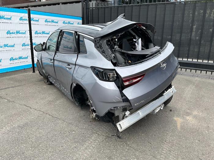 Opel Grandland 1.6 Turbo 16V Hybrid4 Sloopvoertuig (2020, Grijs)