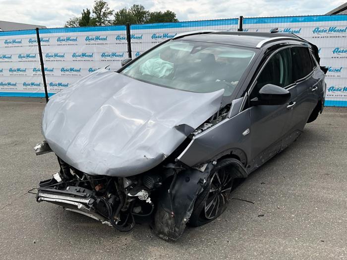 Opel Grandland 1.6 Turbo 16V Hybrid4 Sloopvoertuig (2020, Grijs)