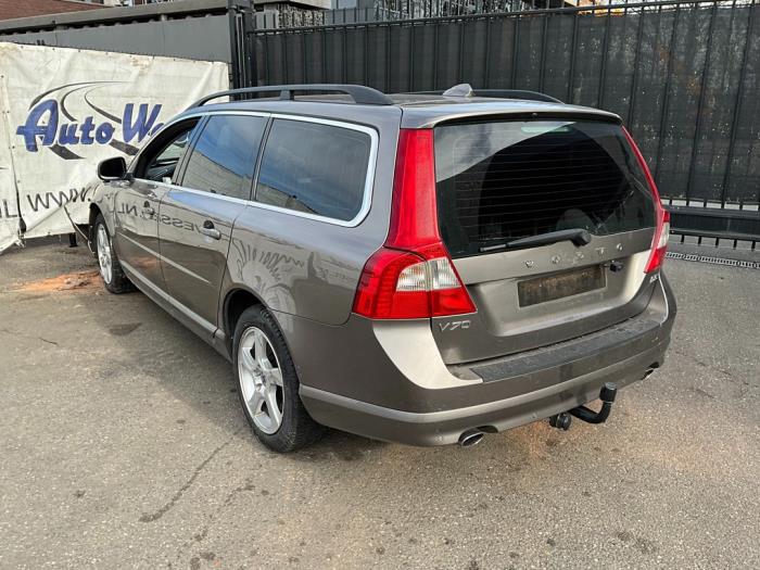 Volvo V70 2.4 D5 20V 205 Sloopvoertuig (2011, Bruin)