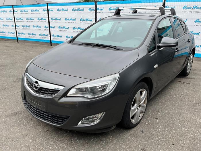 Opel Astra J 1.4 Turbo 16V Sloopvoertuig (2011, Grijs)