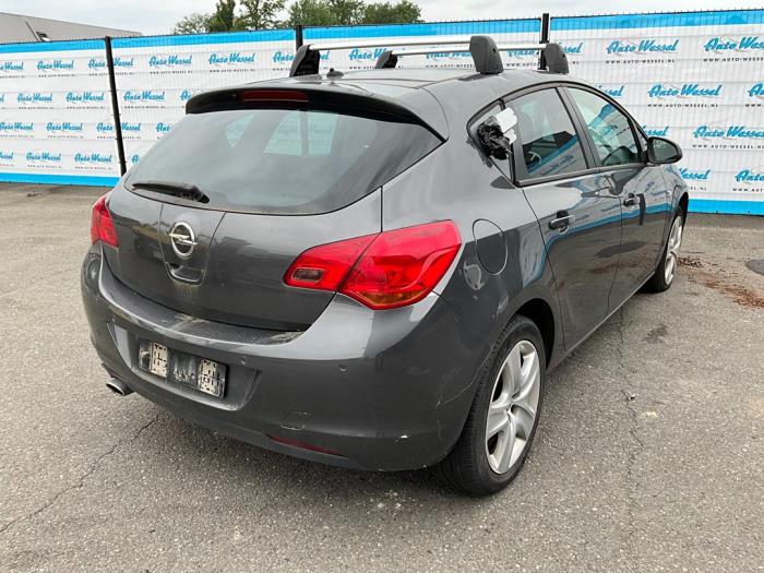 Opel Astra J 1.4 Turbo 16V Sloopvoertuig (2011, Grijs)
