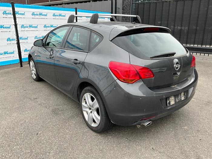 Opel Astra J 1.4 Turbo 16V Sloopvoertuig (2011, Grijs)