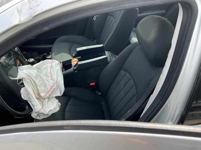 Mercedes E 2.2 E-200 CDI 16V Sloopvoertuig (2007, Zilver)