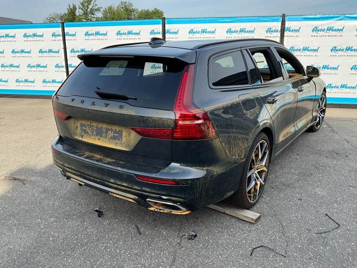 Volvo V60 II 2.0 T8 16V Plug-in Hybrid Polestar AWD Sloopvoertuig (2019, Grijs)