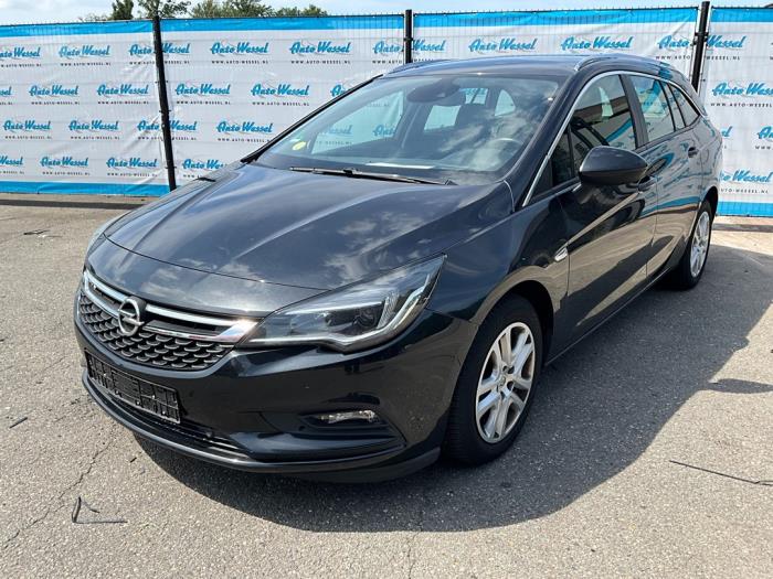 Opel Astra K Sports Tourer 1.6 CDTI 110 16V Sloopvoertuig (2016, Zwart)