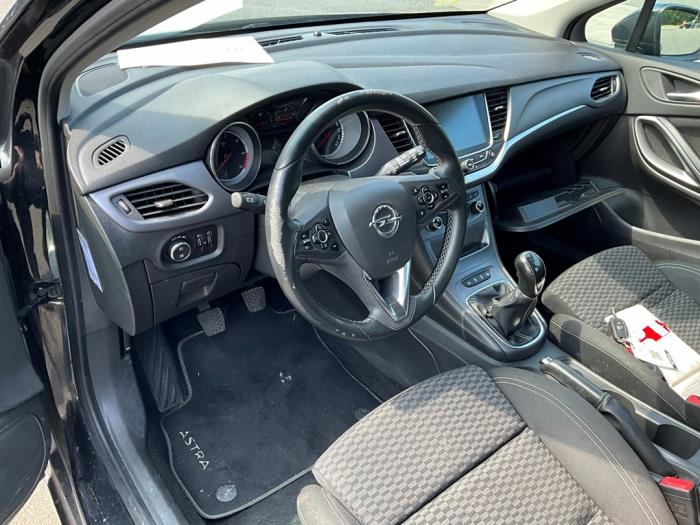 Opel Astra K Sports Tourer 1.6 CDTI 110 16V Sloopvoertuig (2016, Zwart)