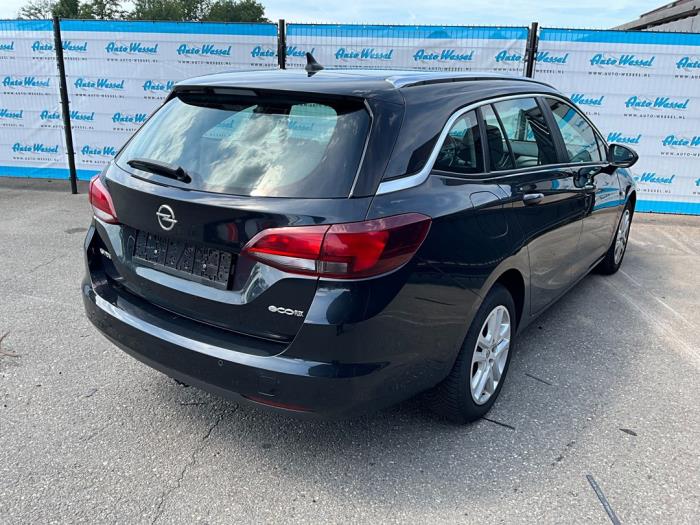Opel Astra K Sports Tourer 1.6 CDTI 110 16V Sloopvoertuig (2016, Zwart)
