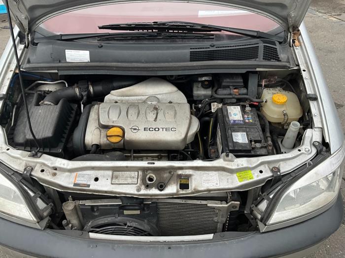Opel Zafira 1.8 16V Sloopvoertuig (2001, Zilver)