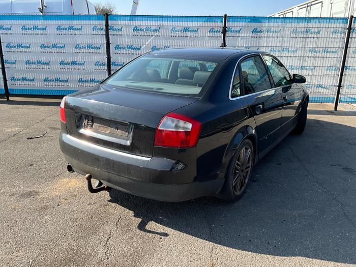 Audi A4 2.0 20V Sloopvoertuig (2001, Zwart, Antraciet)