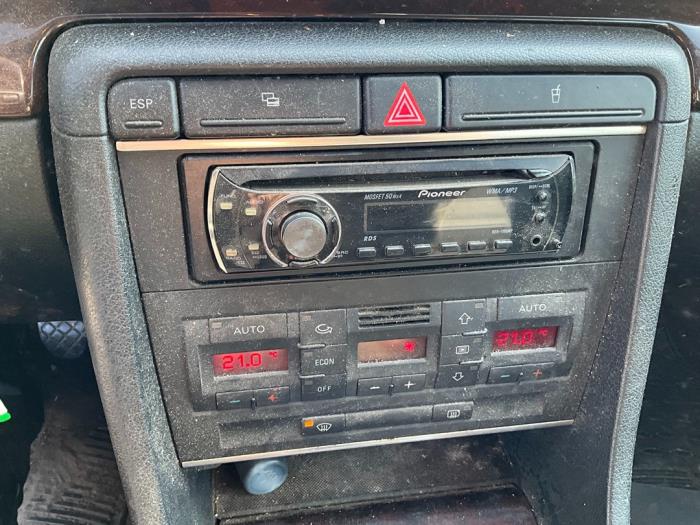 Audi A4 2.0 20V Sloopvoertuig (2001, Zwart, Antraciet)