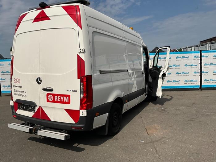 Mercedes Sprinter 3,5t 317 CDI 2.0 D RWD Sloopvoertuig (2022)