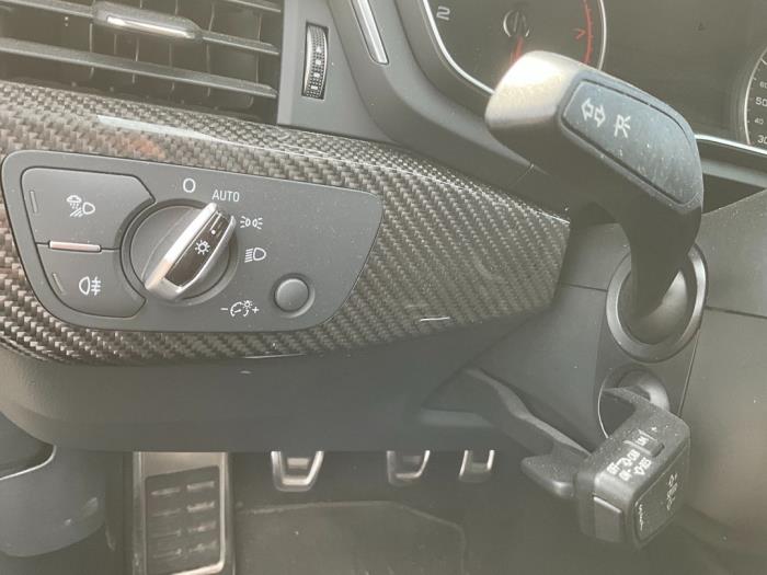 Audi A5 Sportback 2.0 TFSI Mild Hybrid 16V Sloopvoertuig (2018, Zwart)