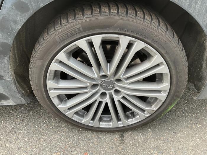 Audi A5 Sportback 2.0 TFSI Mild Hybrid 16V Sloopvoertuig (2018, Zwart)