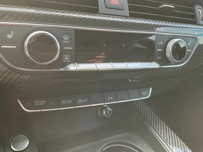 Audi A5 Sportback 2.0 TFSI Mild Hybrid 16V Sloopvoertuig (2018, Zwart)