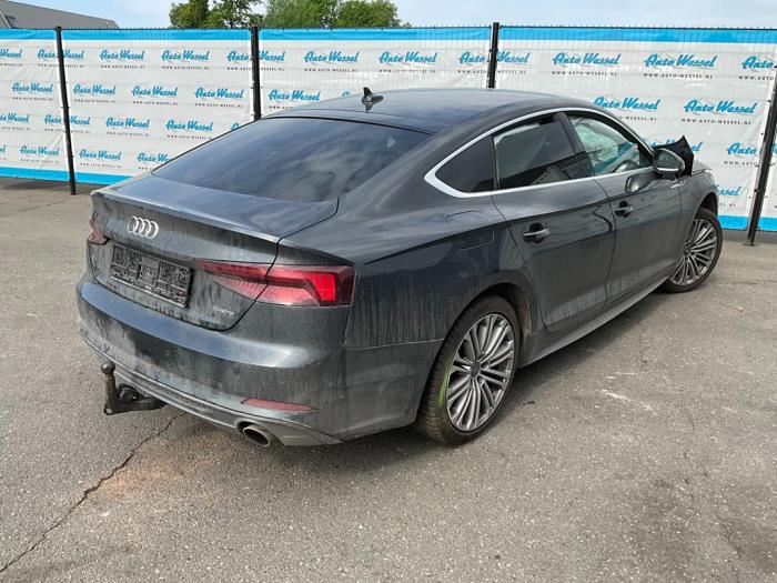 Audi A5 Sportback 2.0 TFSI Mild Hybrid 16V Sloopvoertuig (2018, Zwart)