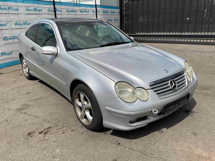 Mercedes C Sportcoupé 1.8 C-180K 16V Sloopvoertuig (2002, Zilver)