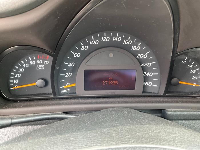 Mercedes C Sportcoupé 1.8 C-180K 16V Sloopvoertuig (2002, Zilver)