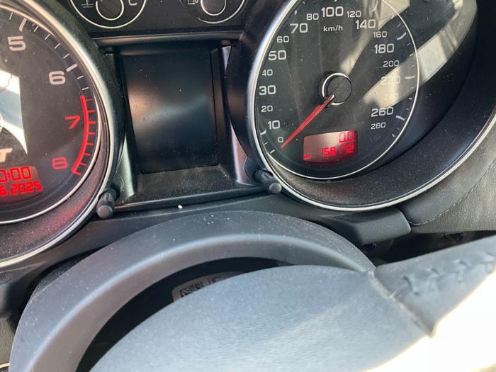 Audi TT 2.0 TFSI 16V Sloopvoertuig (2006, Zilver)