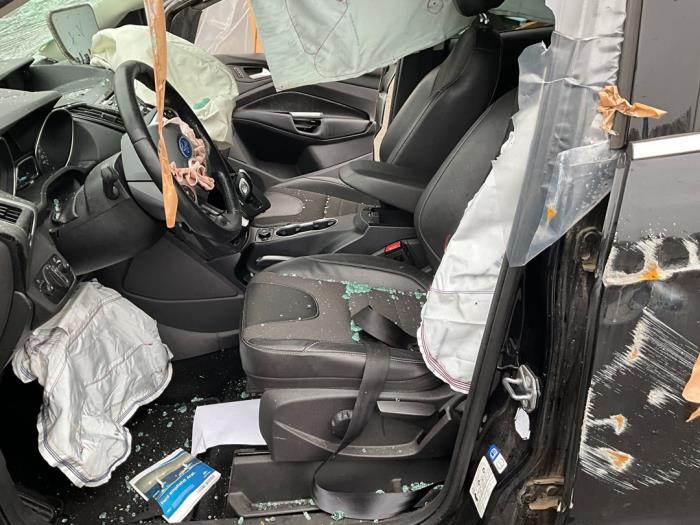 Ford Kuga II 2.0 TDCi 16V 150 4x4 Sloopvoertuig (2015, Zwart)