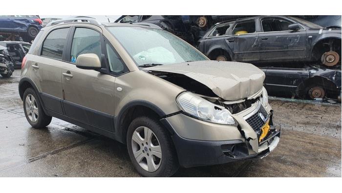 Fiat Sedici 1.6 16V Emotion 4x4 Sloopvoertuig (2007, Beige)