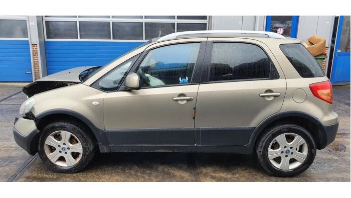 Fiat Sedici 1.6 16V Emotion 4x4 Sloopvoertuig (2007, Beige)