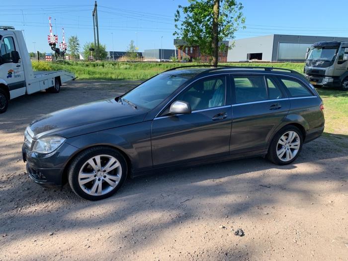 Mercedes C Estate 2.2 C-200 CDI 16V . Sloopvoertuig (2008, Grijs)