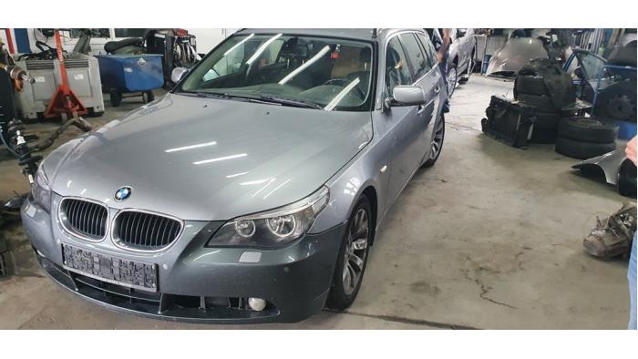 BMW 5 serie Touring 525d 24V Sloopvoertuig (2005, Metallic, Zilver)