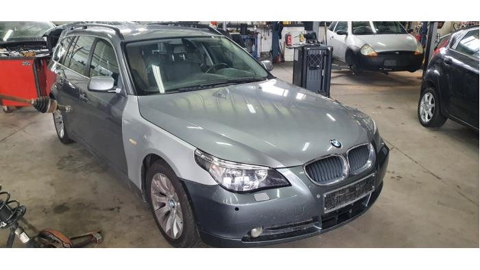 BMW 5 serie Touring 525d 24V Sloopvoertuig (2005, Metallic, Zilver)