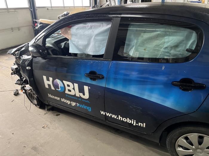 Peugeot 108 1.0 12V VVT-i Sloopvoertuig (2019, Metallic, Zwart)