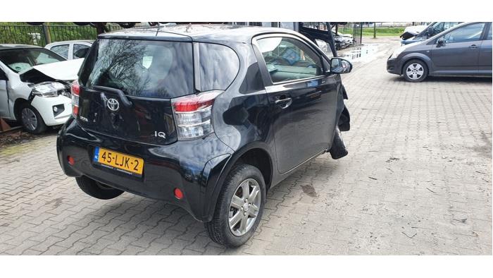 Toyota iQ 1.0 12V VVT-i Sloopvoertuig (2010, Metallic, Zwart)