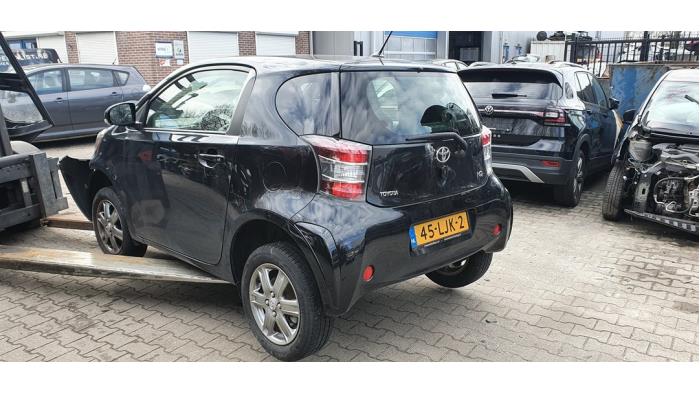 Toyota iQ 1.0 12V VVT-i Sloopvoertuig (2010, Metallic, Zwart)