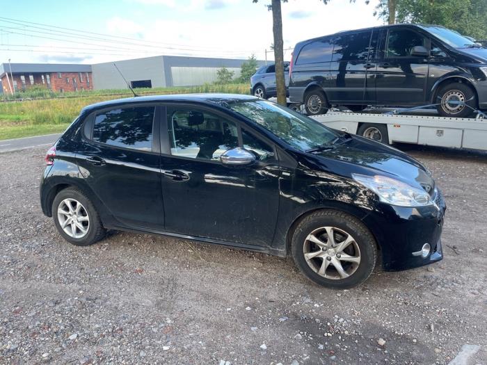 Peugeot 208 I 1.2 Vti 12V PureTech 82 Sloopvoertuig (2014, Zwart)