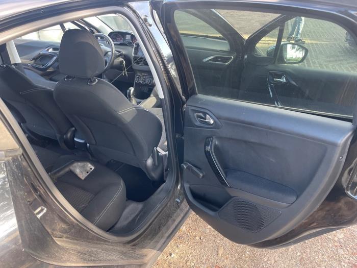 Peugeot 208 I 1.2 Vti 12V PureTech 82 Sloopvoertuig (2014, Zwart)
