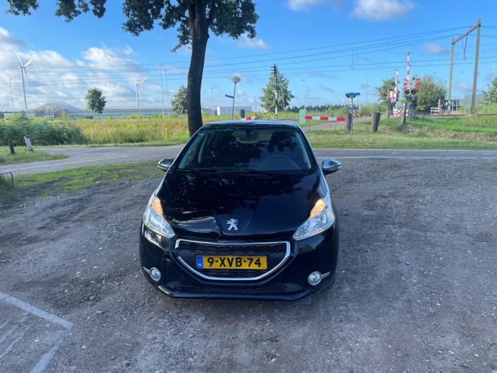 Peugeot 208 I 1.2 Vti 12V PureTech 82 Sloopvoertuig (2014, Zwart)