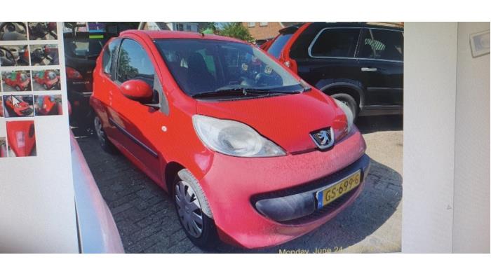 Peugeot 107 1.0 12V Sloopvoertuig (2006, Rood)