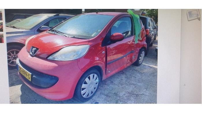Peugeot 107 1.0 12V Sloopvoertuig (2006, Rood)