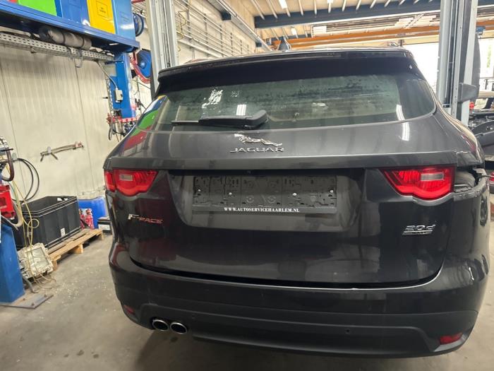 Jaguar F-Pace 2.0 D 180 16V AWD Sloopvoertuig (2018, Donker, Muisgrijs)