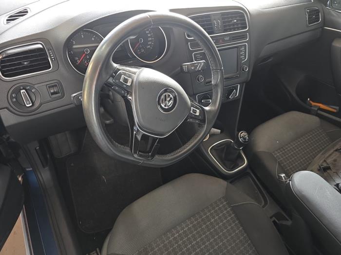 Volkswagen Polo V 1.4 TDI 12V 90 Sloopvoertuig (2016, Metallic, Blauw)