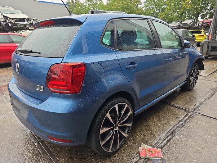 Volkswagen Polo V 1.4 TDI 12V 90 Sloopvoertuig (2016, Metallic, Blauw)