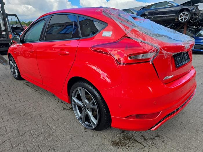 Ford Focus 3 1.0 Ti-VCT EcoBoost 12V 125 Sloopvoertuig (2018, Rood)