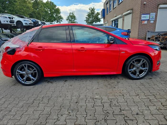 Ford Focus 3 1.0 Ti-VCT EcoBoost 12V 125 Sloopvoertuig (2018, Rood)