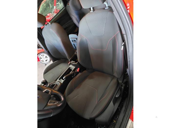 Ford Focus 3 1.0 Ti-VCT EcoBoost 12V 125 Sloopvoertuig (2018, Rood)